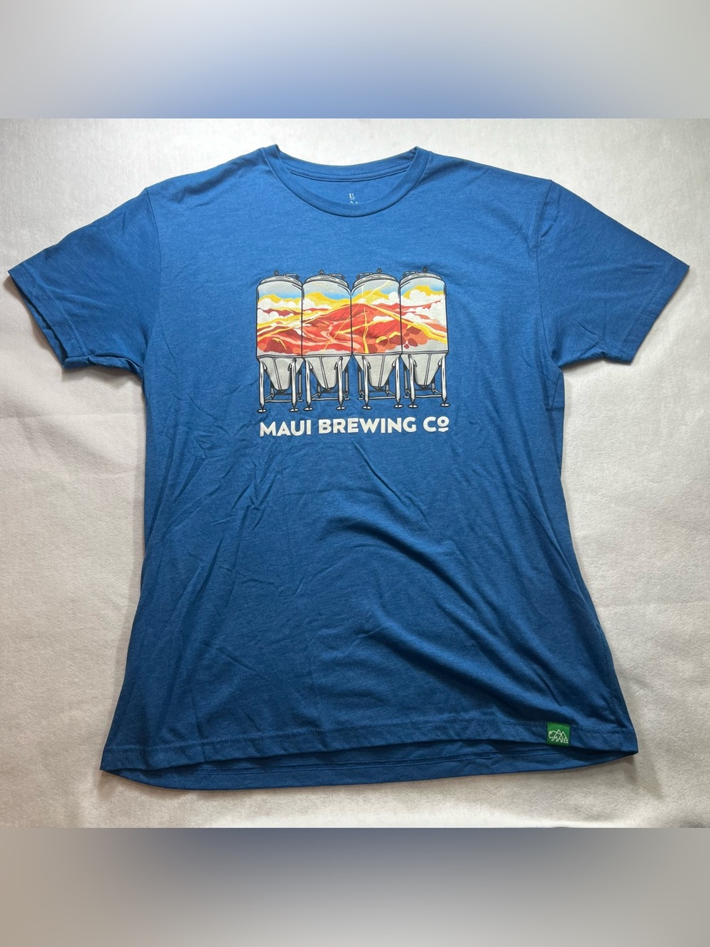 Brewery bundle. 2 maui brewing shirts and 1 von ebert.(0048)